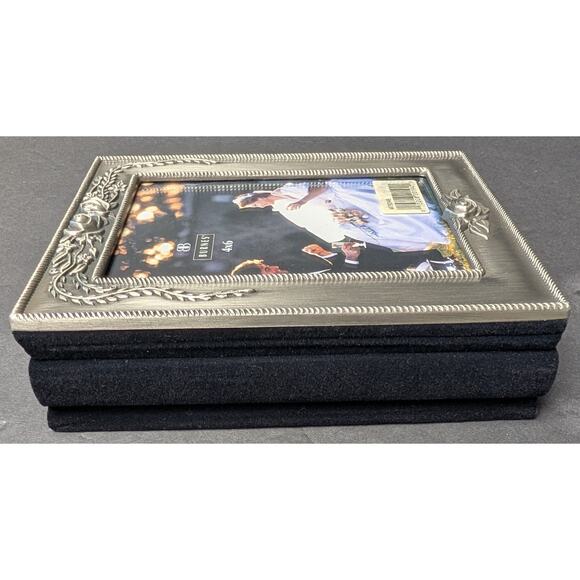 Burnes Of Boston Mini Max Photo Album 4x6 Silvertone Metal Frame Velour Cover - Picture 6 of 11